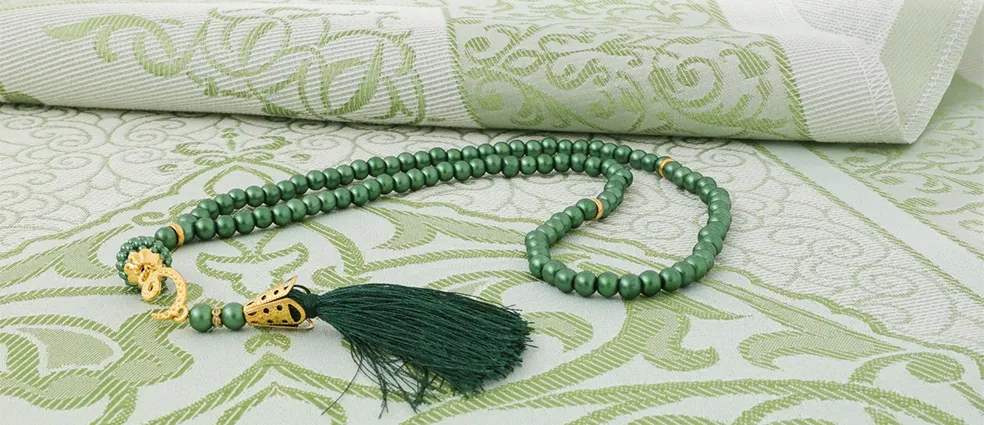 Prayer Mats and Tasbih Gifts for Umrah